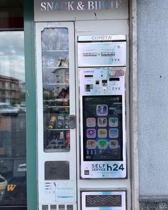 Distributore e frigo automatico di bevande snack