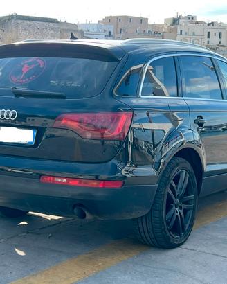 Audi Q7 3.0 TDI 233cv  Quattro tetto navi pelle