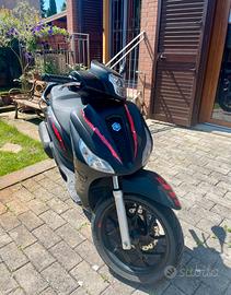 Scooter Piaggio Medley 125 Sport