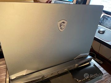 MSI GE66 12UHS-263IT i9-12900HK 15,6” 4K SSD 5TB