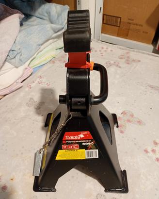 Cavalletti per autoveicoli 