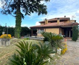 VILLA SINGOLA A SAN CESAREO