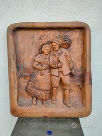 scultura bassorilievo promessi sposi in legno