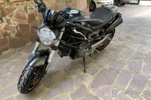 Ducati Monster 696