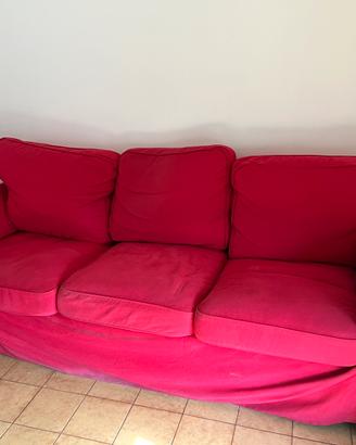Divano tre posti ikea