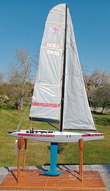 modellino barca a vela Luna Rossa Ita 45 