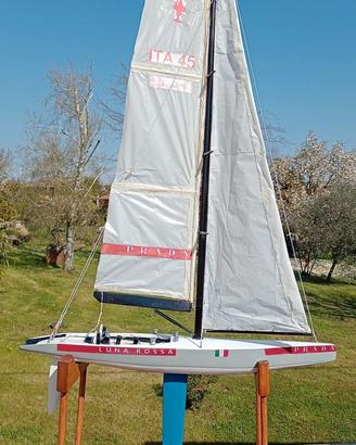 modellino barca a vela Luna Rossa Ita 45 
