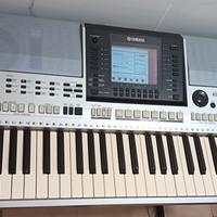 YAMAHA PSR S900