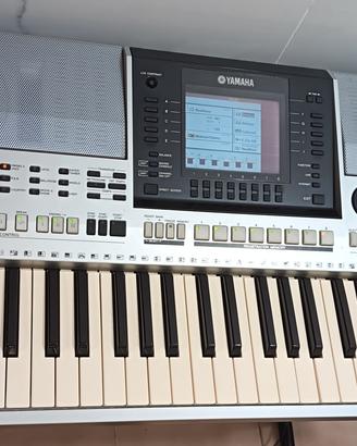 YAMAHA PSR S900
