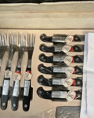 Valigetta con posate e accessori totale pezzi 32