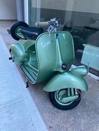 Vespa 125 Faro Basso V31 "Vacanze Romane"