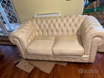 divano chester in pelle bianco