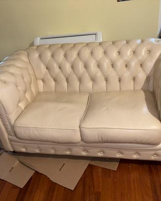 divano chester in pelle bianco