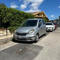 Yaris Verso 2001