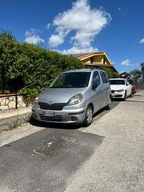 Yaris Verso 2001