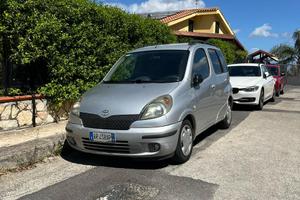 Yaris Verso 2001
