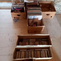 5000 tra vinili cassette e CD, ex negozio