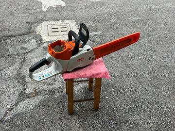 Motosega Stihl a batteria