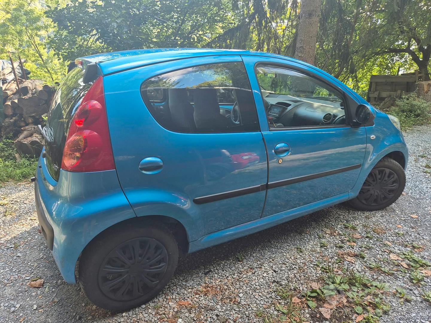 Peugeot 107 2006 photo 2