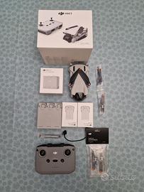 Drone  DJI MINI 3 con accessori 
