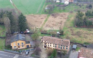 Porzione di casa con ingresso indipendente e ampio