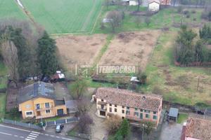 Porzione di casa con ingresso indipendente e ampio