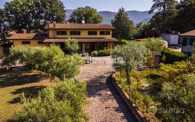 Villa con Piscina