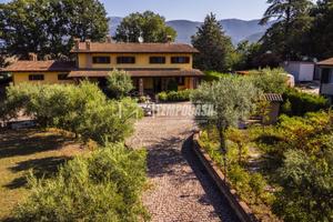 Villa con Piscina