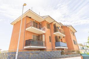 2 LOCALI A CASTEL GANDOLFO