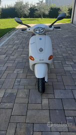 Piaggio Vespa ET4 125