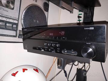 Amplificatore  Yamaha  più due casse e subwoofer 