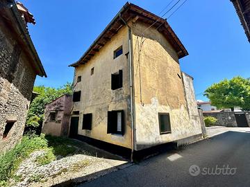CASA BICAMERE CON CORTE RECINTATA