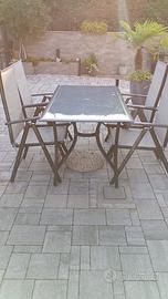 Tavolo da giardino e 4 sedie