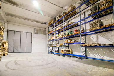 CAPANNONE A TREZZANO ROSA