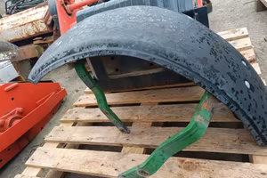 parafanghi anteriori adatto a trattore John Deere
