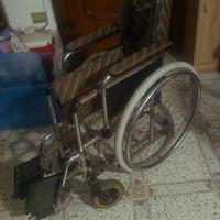 Sedia a rotelle pieghevole