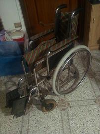 Sedia a rotelle pieghevole