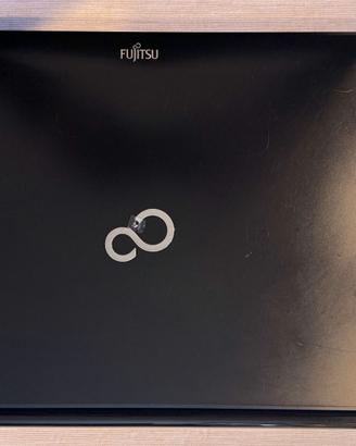 Fujitsu Lifebook NH532