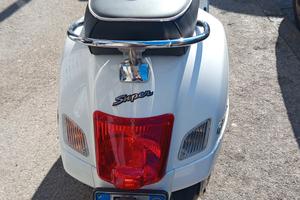vespa GTS 300 