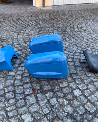 Bauletti laterali con sella singola e codino