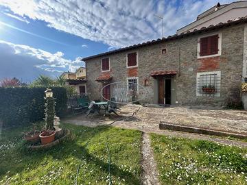 Villetta a schiera di 145 m² con più di 5 locali a