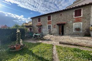Villetta a schiera di 145 m² con più di 5 locali a