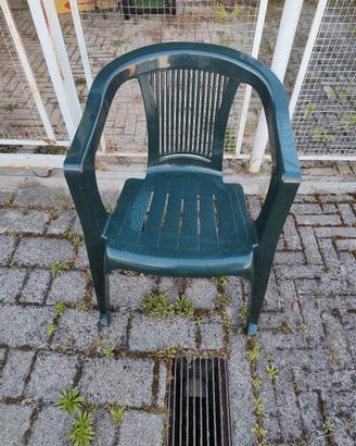 sedia di plastica verde