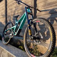Propain Rage CF Downhill