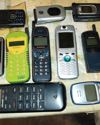 n.11 cellulari vintage 