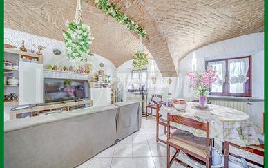 Splendido Terratetto in centro Gemonio