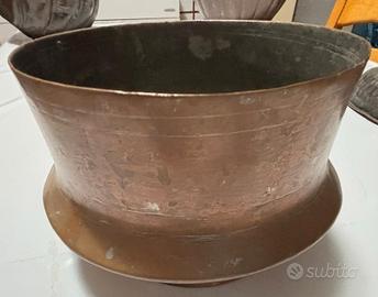 Porta vaso da pianta in rame