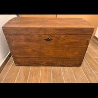 baule antico di grandi dimensioni 