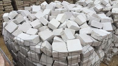 Pietra di trani tranciata - cubetti anticati