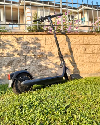 Monopattino elettrico Ninebot E2 Pro